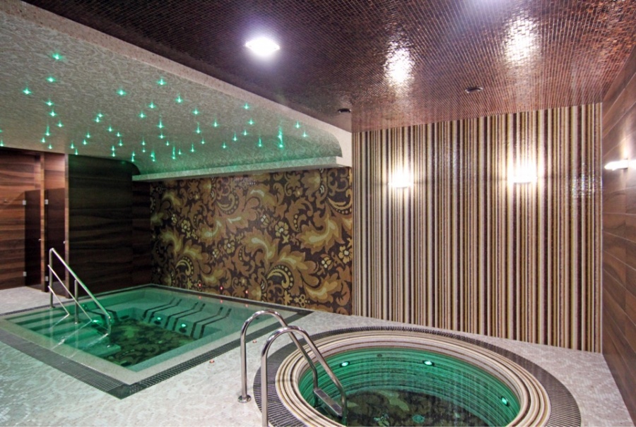 Данный проект был полностью разработан нашей студией. Начиная с архитектурно - дизайнерского проекта, заканчивая реализацией мозаичных изделий в интерьере.