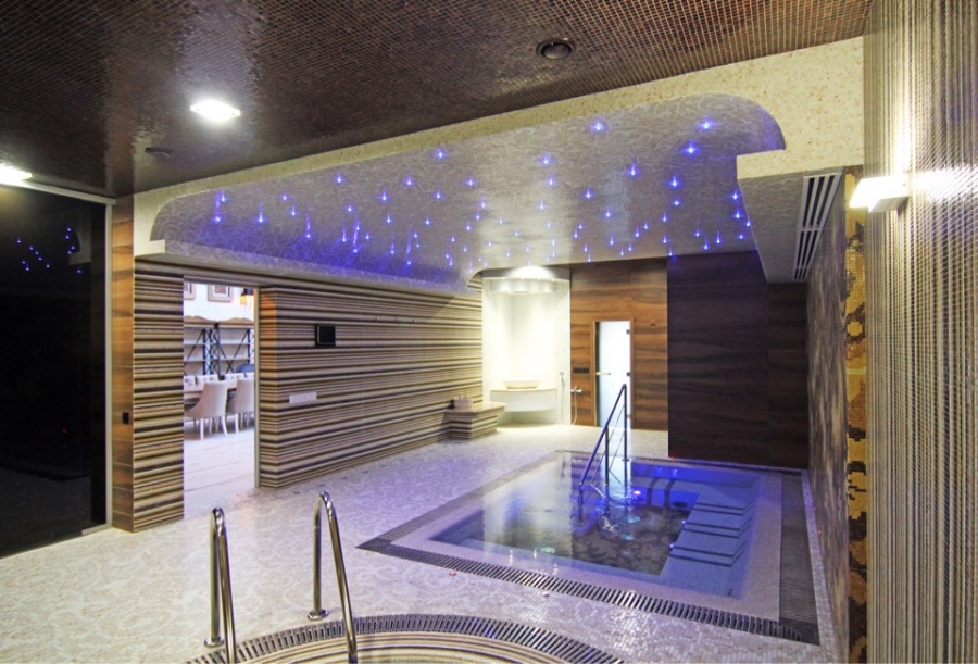 Данный проект был полностью разработан нашей студией. Начиная с архитектурно - дизайнерского проекта, заканчивая реализацией мозаичных изделий в интерьере.