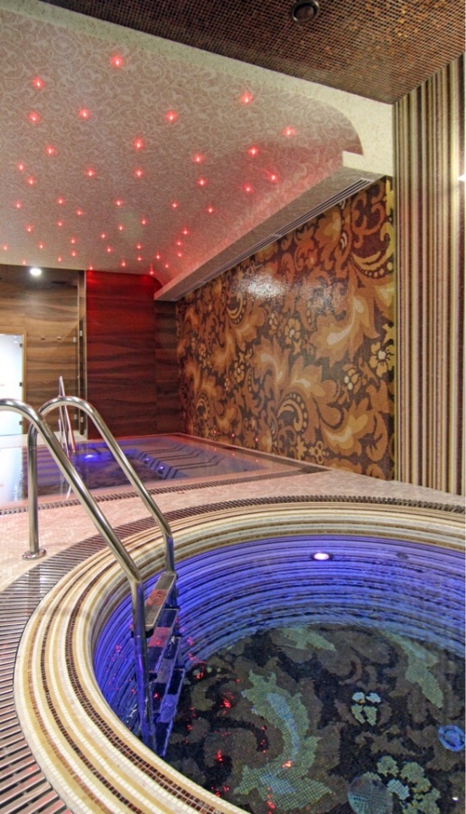 Данный проект был полностью разработан нашей студией. Начиная с архитектурно - дизайнерского проекта, заканчивая реализацией мозаичных изделий в интерьере.